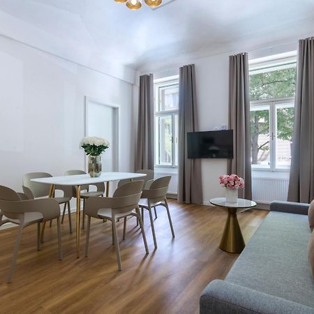 Encore Boutique Residence By Dwellfort プラハ エクステリア 写真